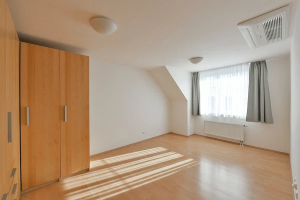 Marie Cibulkové, Nusle - Prague 4 | Rent, Apartment, Three-bedroom (4+kk), 164 m²