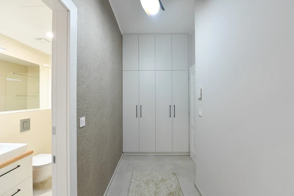 Ovenecká, Bubeneč - Praha 7 | Pronájem, Byt, 1+kk, 34 m²