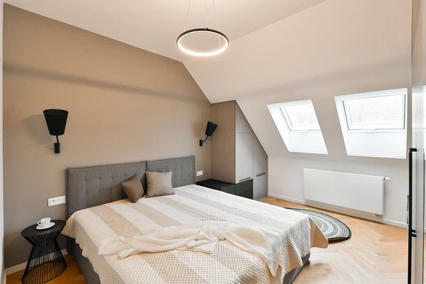 Roháčova, Žižkov - Prague 3 | Rent, Apartment, Two-bedroom (3+kk), 77 m²