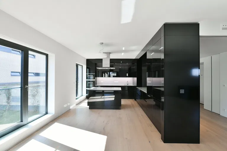 U Laboratoře, Střešovice - Prague 6 | Rent, Apartment, Three-bedroom (4+kk), 192 m²