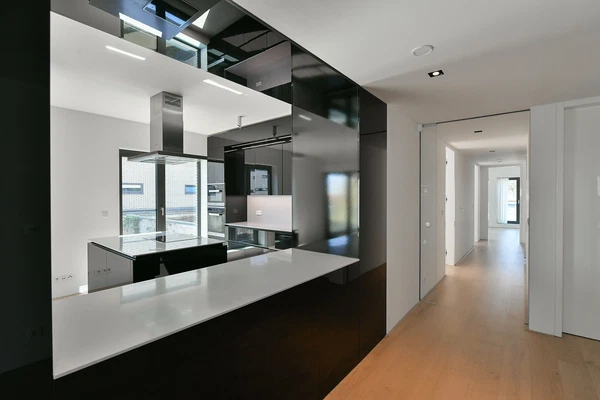 U Laboratoře, Střešovice - Prague 6 | Rent, Apartment, Three-bedroom (4+kk), 176 m²