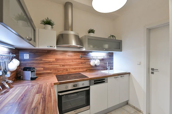 Čajkovského, Žižkov - Prague 3 | Rent, Apartment, One-bedroom (2+kk), 58 m²