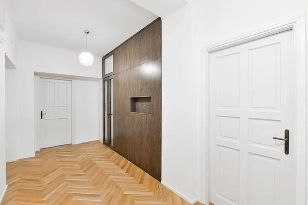 Eliášova, Bubeneč - Prague 6 | Rent, Apartment, One-bedroom (2+kk), 57 m²