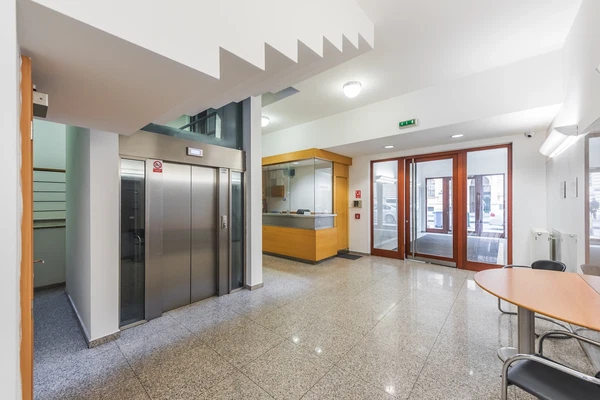 Francouzská, Vinohrady - Prague 2 | Rent, Office building, 2 689 m²