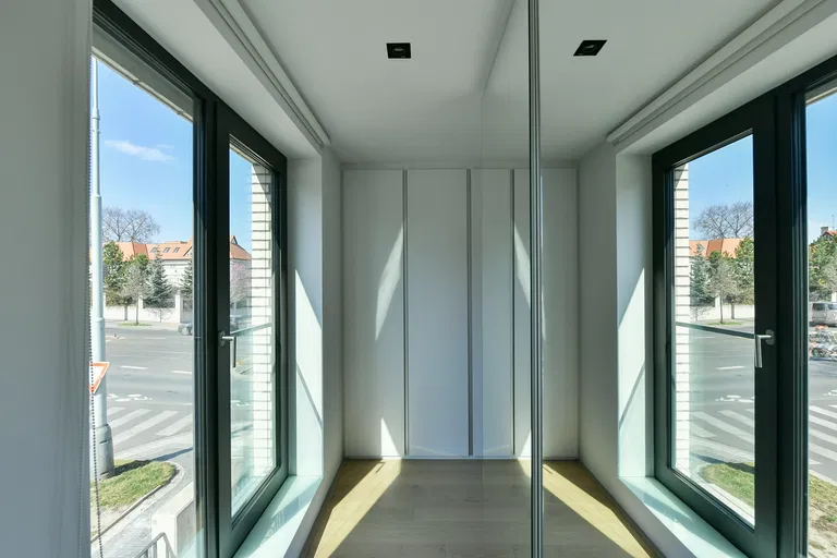 U Laboratoře, Střešovice - Prague 6 | Rent, Apartment, Three-bedroom (4+kk), 192 m²