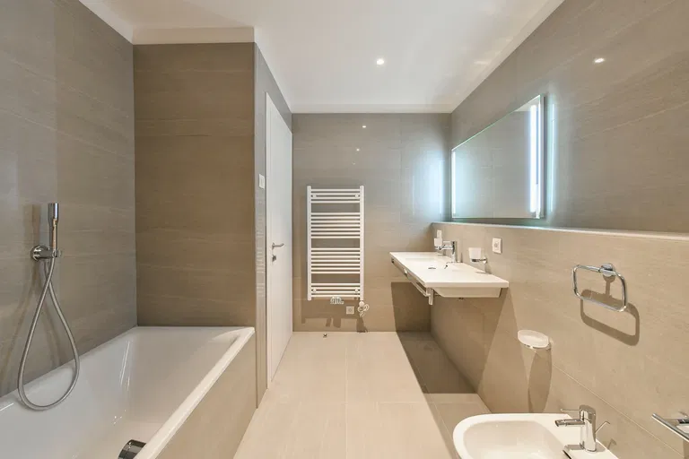 Holečkova, Smíchov - Prague 5 | Rent, Apartment, Three-bedroom (4+kk), 208 m²