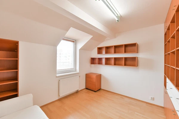 Kovanecká, Libeň - Prague 9 | Rent, Apartment, Three-bedroom (4+kk), 105 m²