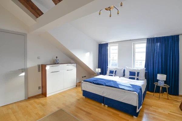 Vítězná, Malá Strana - Prague 1 | Rent, Apartment, Three-bedroom (4+kk), 200 m²