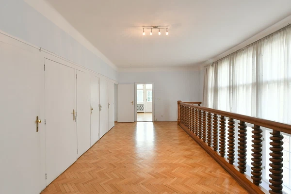 U Vorlíků, Bubeneč - Prague 6 | Rent, Office space, 951 m²