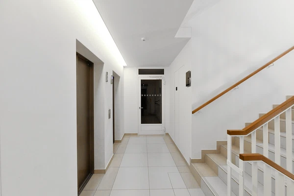 Sanderova, Holešovice - Prague 7 | Rent, Apartment, One-bedroom (2+kk), 55 m²