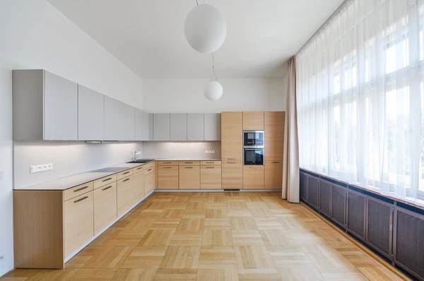 Na Valech, Hradčany - Prague 6 | Rent, Apartment, Five-bedroom (6+1), 280 m²