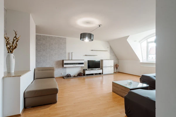 Hviezdoslavovo námestie, Staré Mesto - Bratislava I | Pronájem, Byt, 3+kk, 110 m²