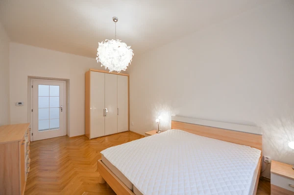 Jugoslávských partyzánů, Bubeneč - Praha 6 | Pronájem, Byt, 2+kk, 58 m²