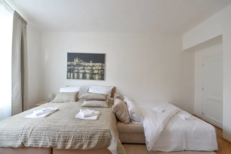 Školská, Nové Město - Prague 1 | Rent, Apartment, One-bedroom (2+1), 77 m²