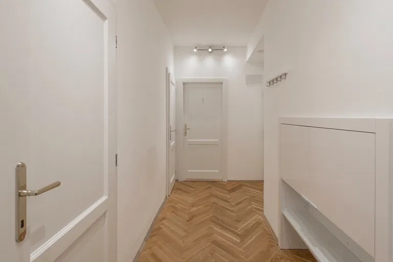 Školská, Nové Město - Prague 1 | Rent, Apartment, One-bedroom (2+1), 77 m²