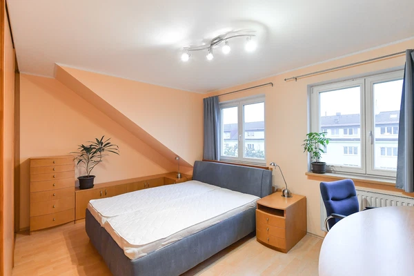 U Kombinátu, Strašnice - Praha 10 | Pronájem, Byt, 4+kk, 105 m²