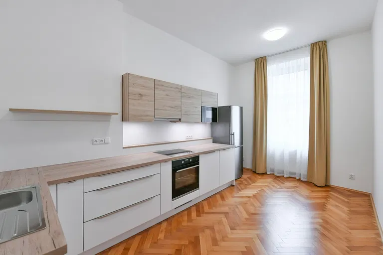 Janáčkovo nábřeží, Smíchov - Prague 5 | Rent, Apartment, Two-bedroom (3+1), 99 m²