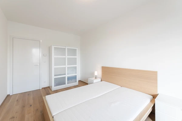 Osadní, Holešovice - Praha 7 | Prodej, Byt, 2+kk, 67 m²