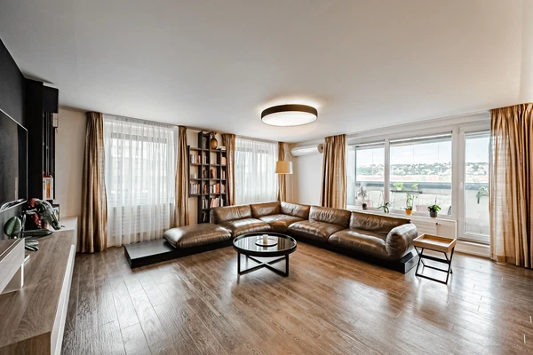 Pod Harfou, Vysočany - Prague 9 | Sale, Apartment, Four-bedroom (5+kk), 167 m²