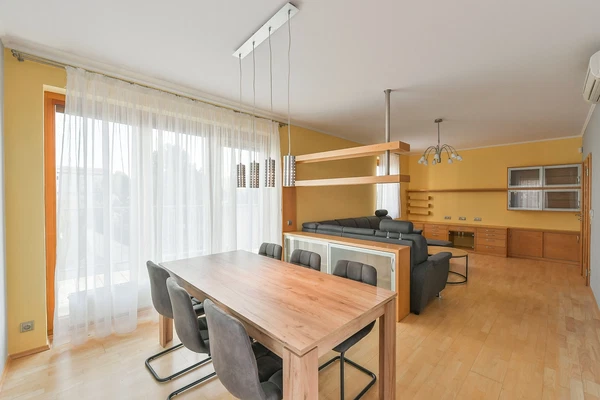 Flajská, Strašnice - Prague 10 | Rent, Apartment, Three-bedroom (4+1), 90 m²