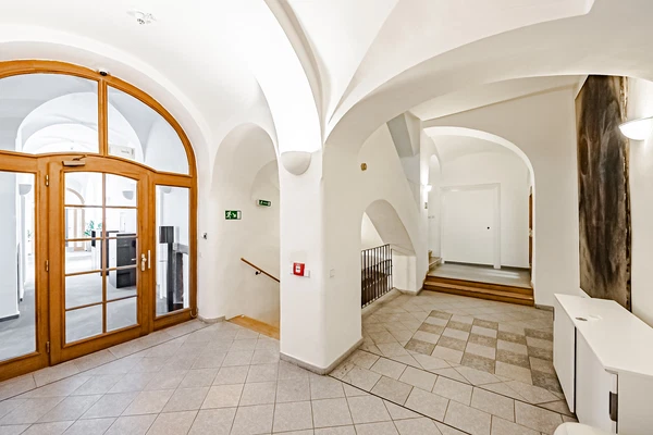 Týn, Staré Město - Prague 1 | Rent, Office building, 7 000 m²