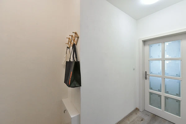 Na Spojce, Vršovice - Prague 10 | Rent, Apartment, One-bedroom (2+kk), 43 m²