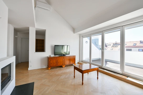 Na Klaudiánce, Podolí - Prague 4 | Rent, Apartment, Three-bedroom (4+1), 170 m²