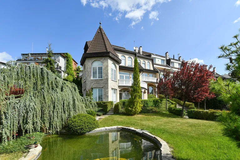 Vojtova, Modřany - Praha 4 | Pronájem, Rodinný dům, 8+1, 580 m²