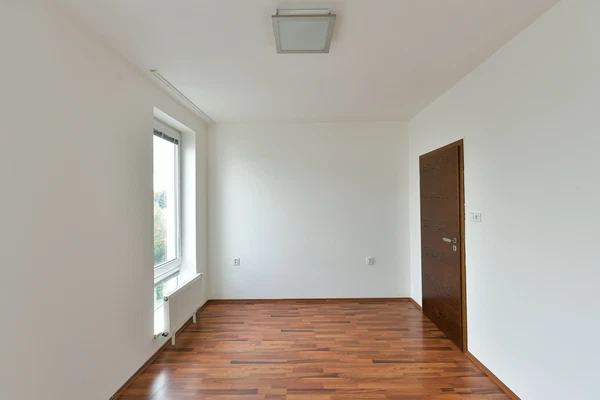 Špačkova, Suchdol - Prague 6 | Rent, Apartment, Two-bedroom (3+kk), 84 m²