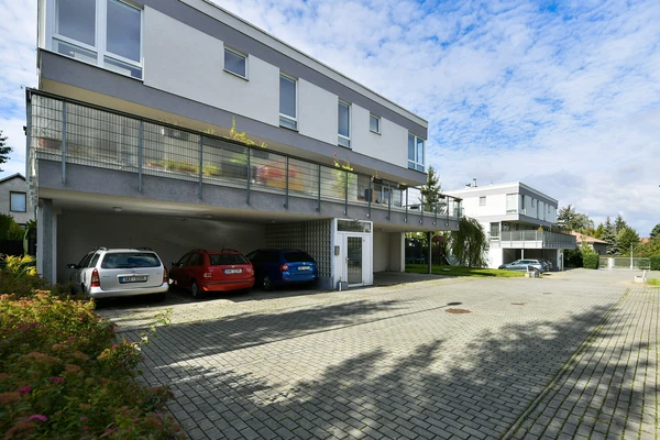 Špačkova, Suchdol - Prague 6 | Rent, Apartment, Two-bedroom (3+kk), 84 m²