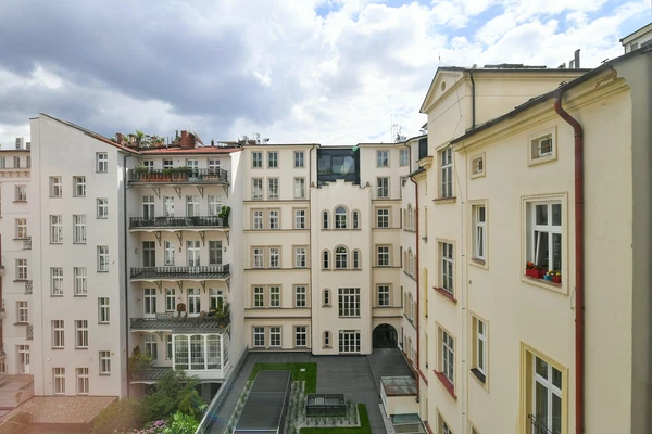 Zborovská, Malá Strana - Prague 5 | Rent, Apartment, Four-bedroom (5+kk), 203 m²