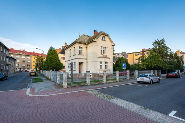 Pražákova, Ostrava-Mariánské Hory a Hulváky - Ostrava-město | Prodej, Rodinný dům, 8+kk, 377 m²