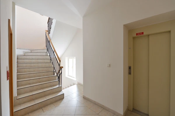 Holandská, Vršovice - Prague 10 | Rent, Apartment, Two-bedroom (3+1), 81 m²