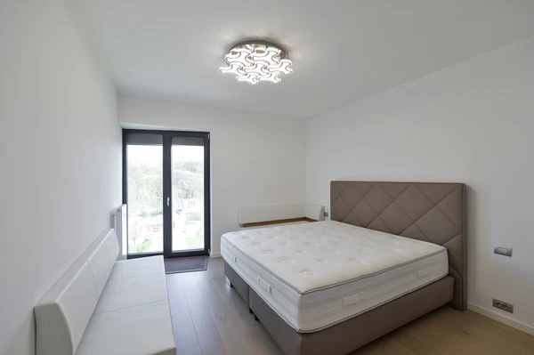 Menclova, Libeň - Praha 8 | Pronájem, Byt, 4+kk, 114 m²