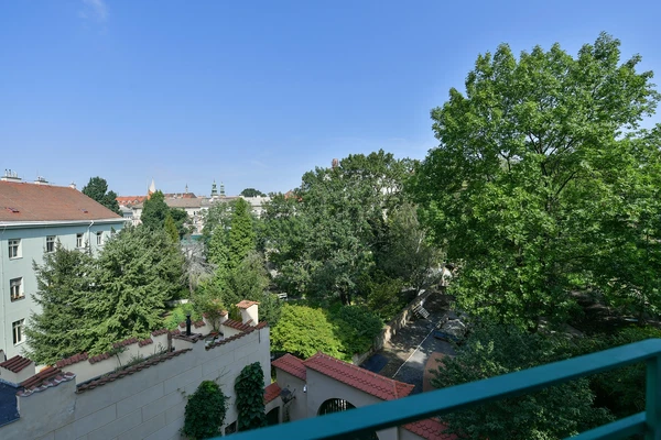 Apolinářská, Nové Město - Prague 2 | Rent, Apartment, Seven-bedroom (8+1), 281 m²