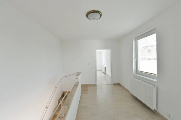 Běžná, Strašnice - Praha 10 | Pronájem, Byt, 3+kk, 90 m²