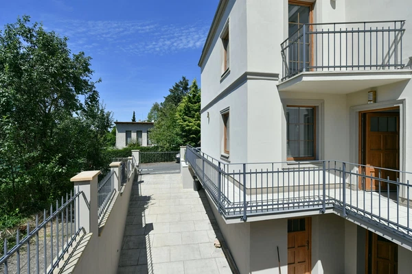 Běžná, Strašnice - Prague 10 | Rent, Apartment, Two-bedroom (3+kk), 90 m²