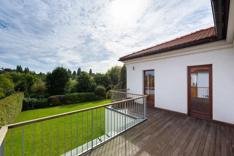 U Školy, Statenice - Praha-západ | Rent, House, Six-bedroom (7+1), 405 m²