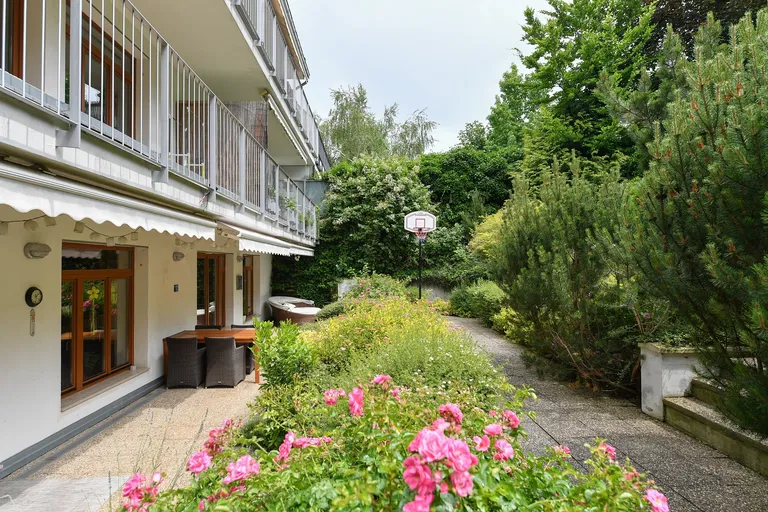 Šlikova, Břevnov - Prague 6 | Rent, Apartment, Three-bedroom (4+kk), 261 m²