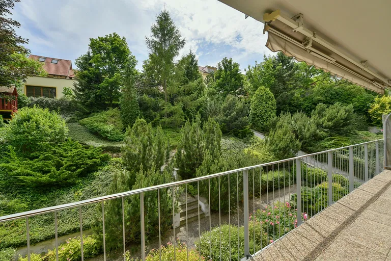 Šlikova, Břevnov - Prague 6 | Rent, Apartment, Three-bedroom (4+kk), 261 m²