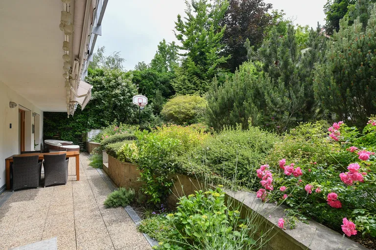 Šlikova, Břevnov - Prague 6 | Rent, Apartment, Three-bedroom (4+kk), 261 m²