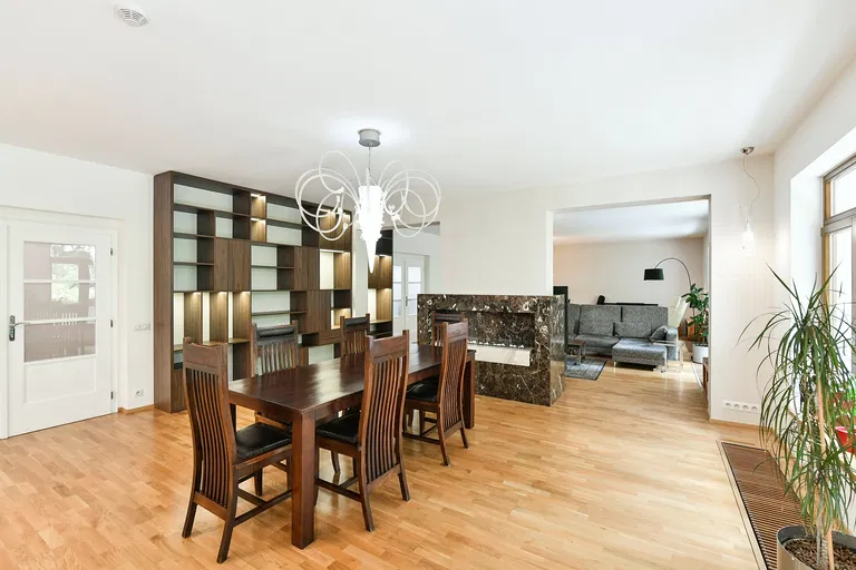 Šlikova, Břevnov - Prague 6 | Rent, Apartment, Three-bedroom (4+kk), 261 m²