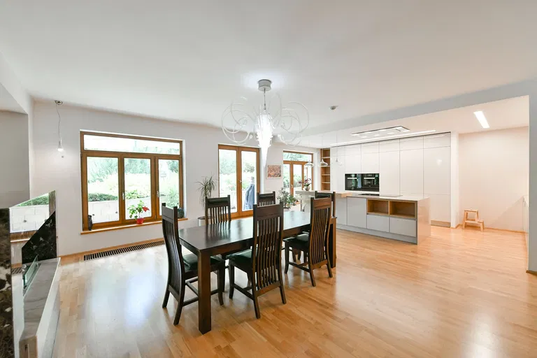 Šlikova, Břevnov - Prague 6 | Rent, Apartment, Three-bedroom (4+kk), 261 m²