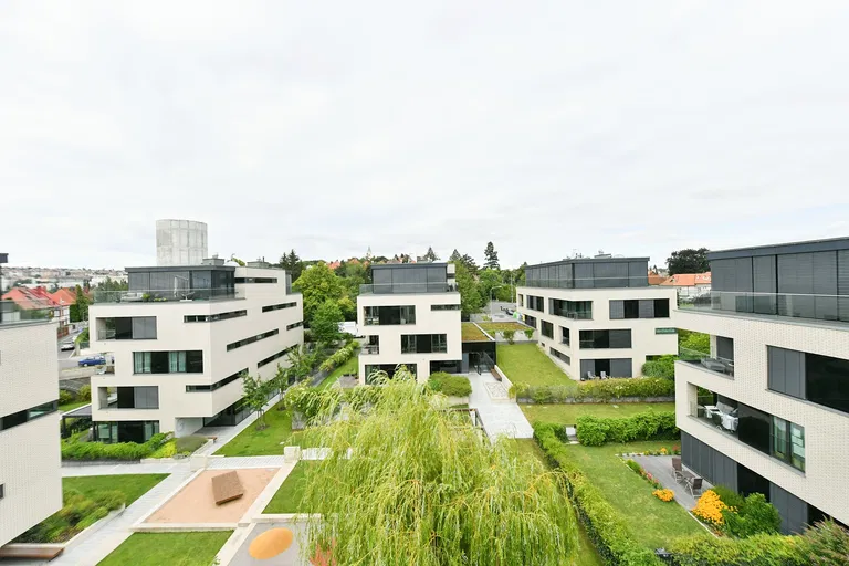 U Laboratoře, Střešovice - Prague 6 | Rent, Apartment, Three-bedroom (4+kk), 207 m²