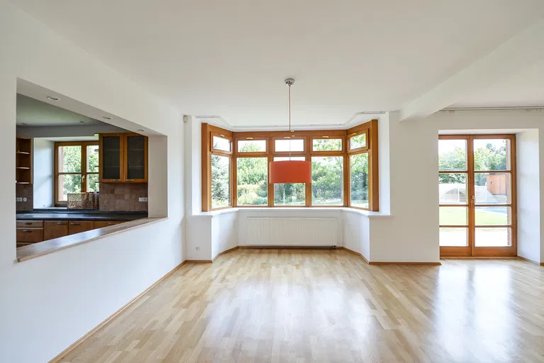 Pomněnková, Průhonice - Praha-západ | Rent, House, Seven-bedroom (8+kk), 300 m²