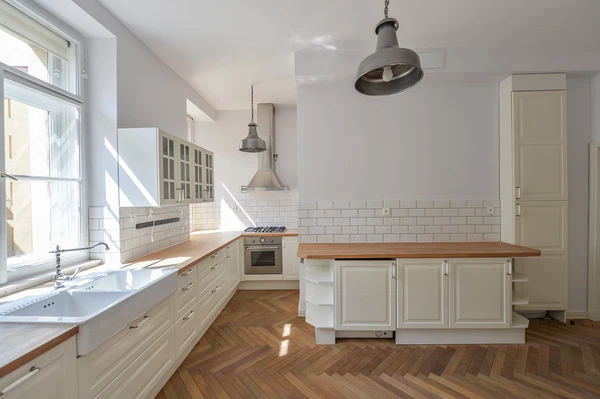 Trojanova, Nové Město - Prague 2 | Sale, Apartment, Four-bedroom (5+1), 207 m²