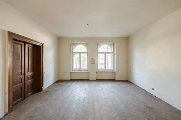 Pětidomí, Bubeneč - Prague 6 | Sale, Apartment building, 674 m²