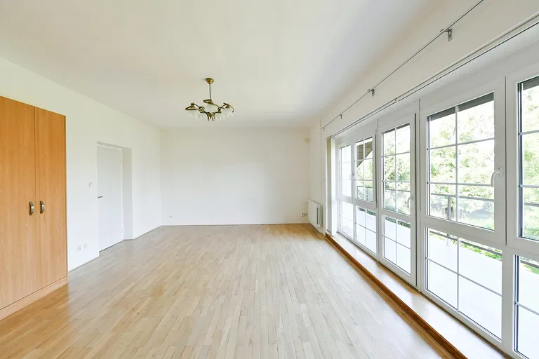 Sadová, Průhonice - Praha-západ | Rent, House, Five-bedroom (6+kk), 350 m²