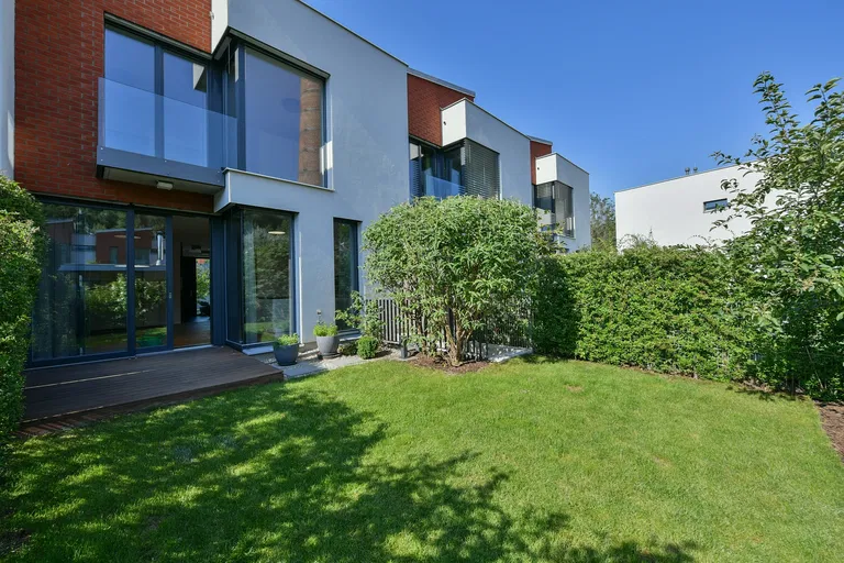 V Šáreckém údolí, Dejvice - Prague 6 | Rent, House, Four-bedroom (5+kk), 189 m²