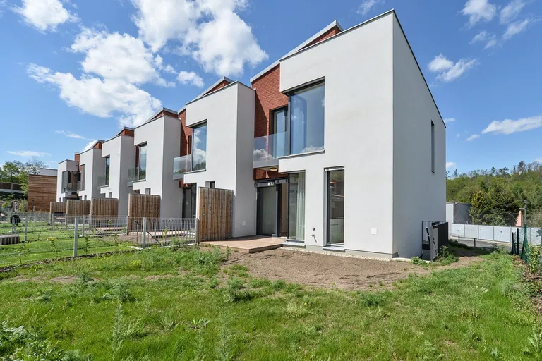 V Šáreckém údolí, Dejvice - Prague 6 | Rent, House, Four-bedroom (5+kk), 197 m²